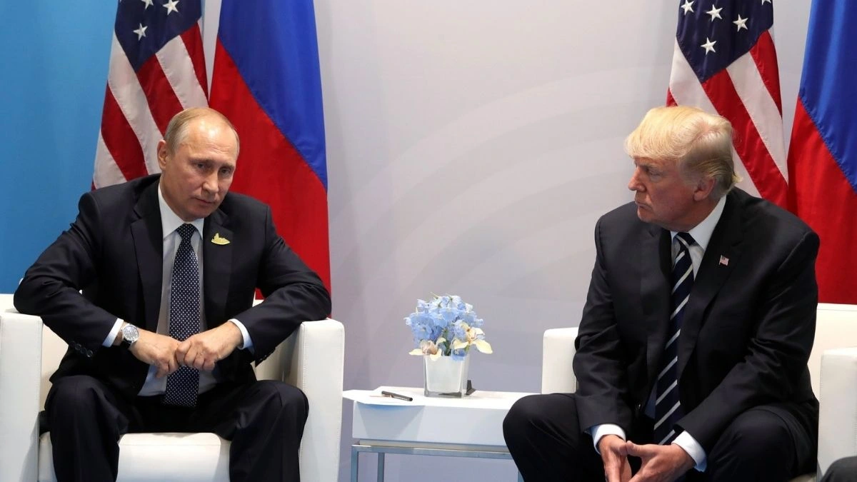 Vladimir Putin and Donald Trump during their bilateral meeting at the 2017 G-20 Hamburg Summit